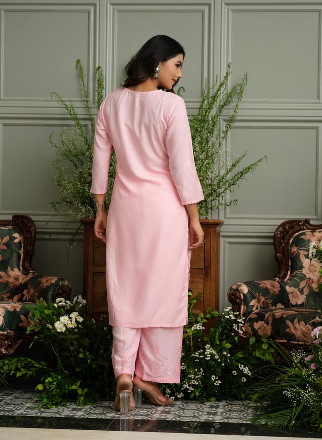 دي دبليو طقم منسق من كورتا شيكانكاري مستقيمة وبنطال بالازو للنساء - Image 4